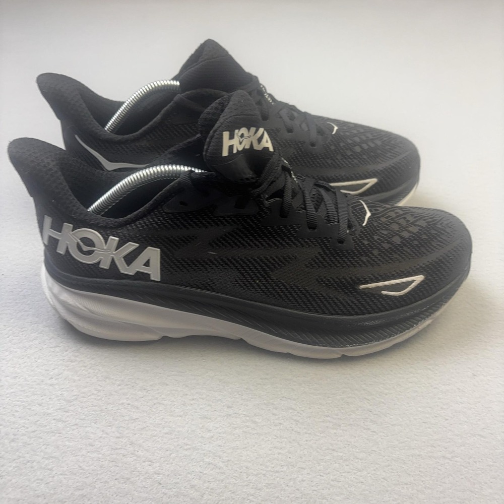 Hoka One One Clifton 9 Running Shoes Mens Size 11 Black Cushioned 1127895 BWHT